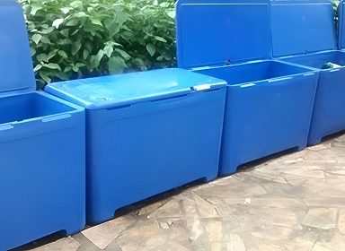 Caixa térmica grande de 360 litros ou média de 180 litros